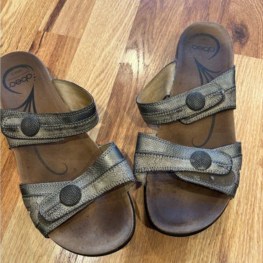 Bronze and tan Sandals Abeo orthotics 8.5